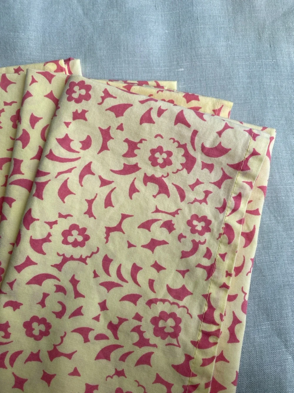 Set of 4 vintage Anthropologie yellow pink floral cotton napkins